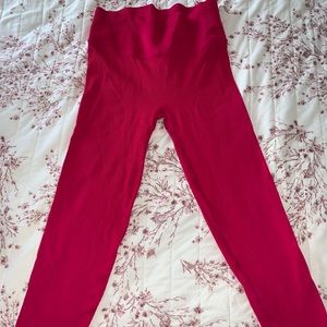 Hot pink Victoria’s Secret sport leggings